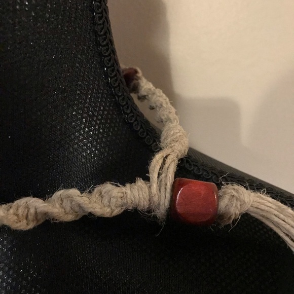 HANDMADE 100% HEMP/WOOD DAISY CHOKER - Picture 14 of 15